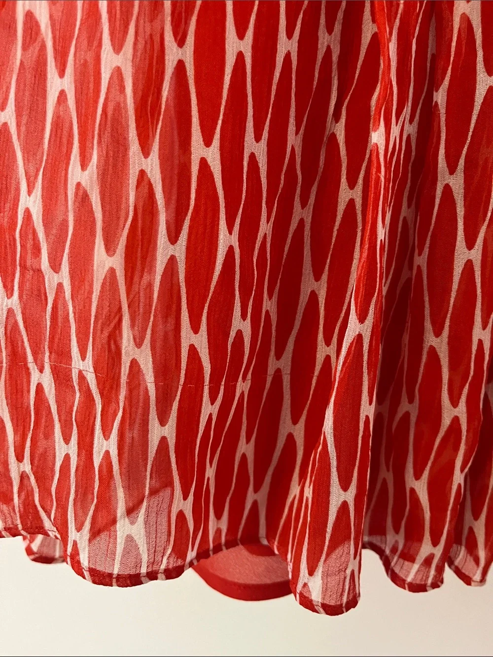 Banana Republic Red and White Patterned Short-Sleeve Blouse